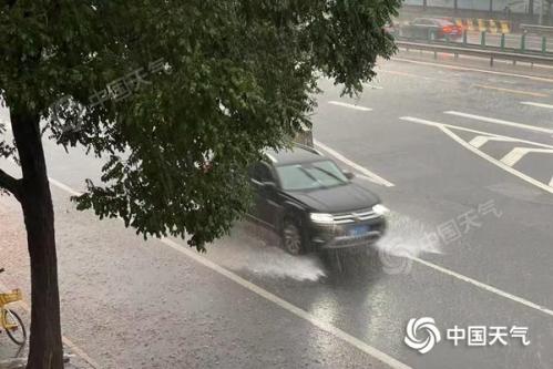 北京今日降雨影响早晚高峰 降温明显