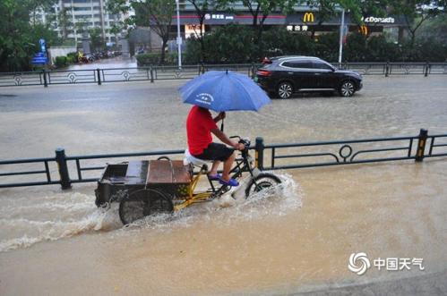 登陆概率加大！“康妮”后期或向华东靠近 11月登陆浙闽台风极为罕见